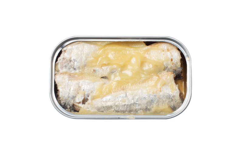Sardinas en mantequilla — lata abierta